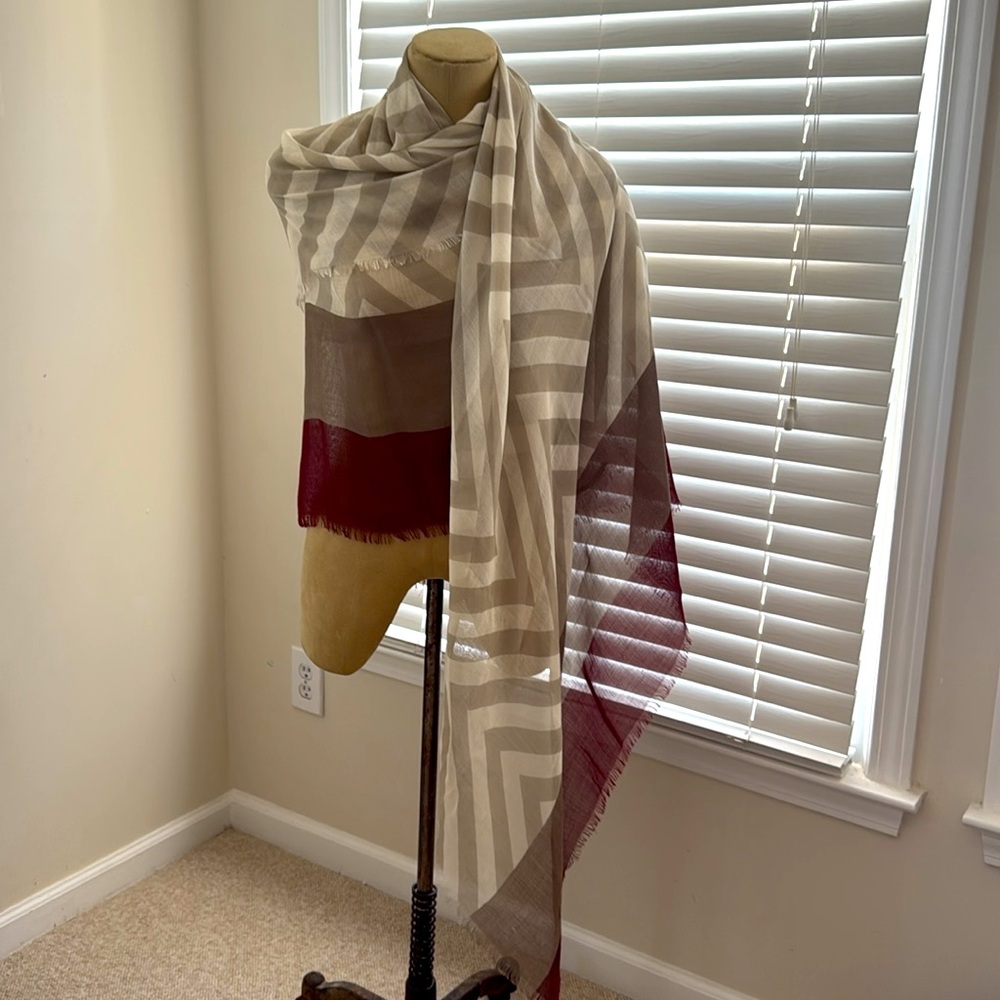 Burberry tan, cream and maroon Scarf. Great condition. - Picture 7 of 8